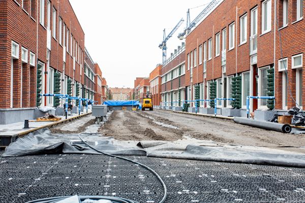 Ecodak met gebruikersdak en waterretentie op parkeergarage appartementencomplex Amsterdam